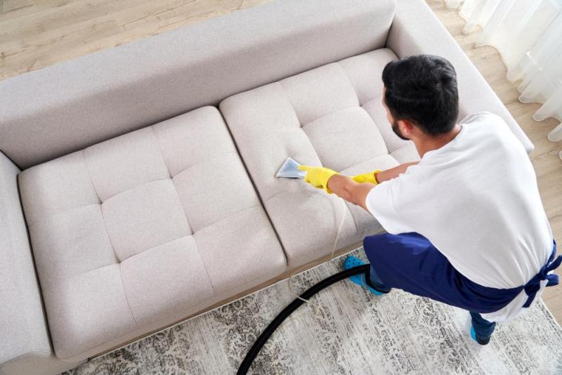 Comment nettoyer un textile d'ameublement en local professionnel ?